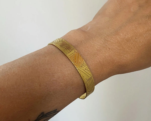 Stuff Made From Things Thread-etched Raw Brass Cuff bangle