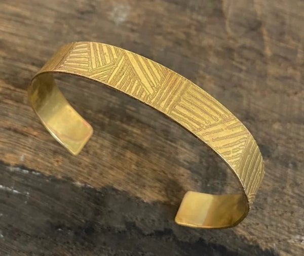 Stuff Made From Things Thread-etched Raw Brass Cuff bangle